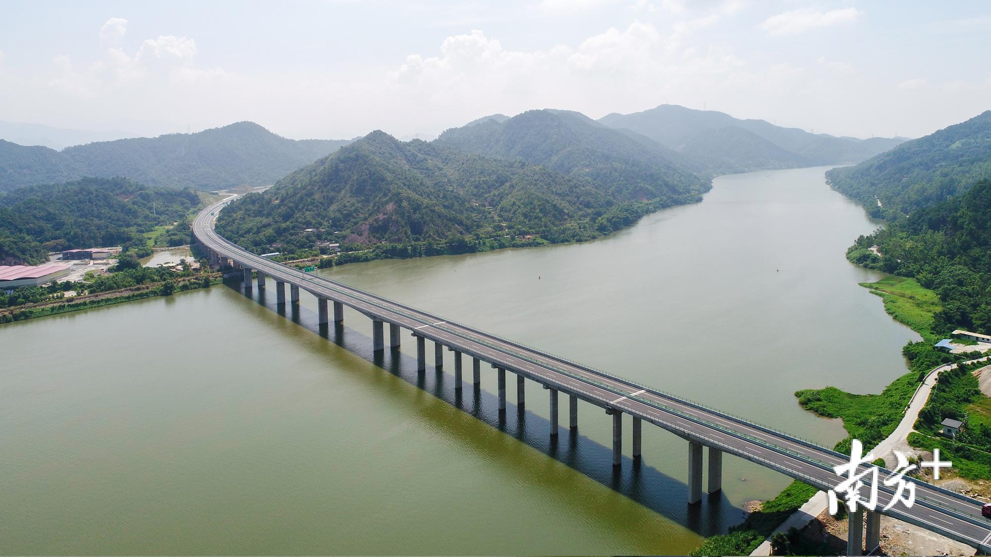 甬莞高速韓江特大橋.