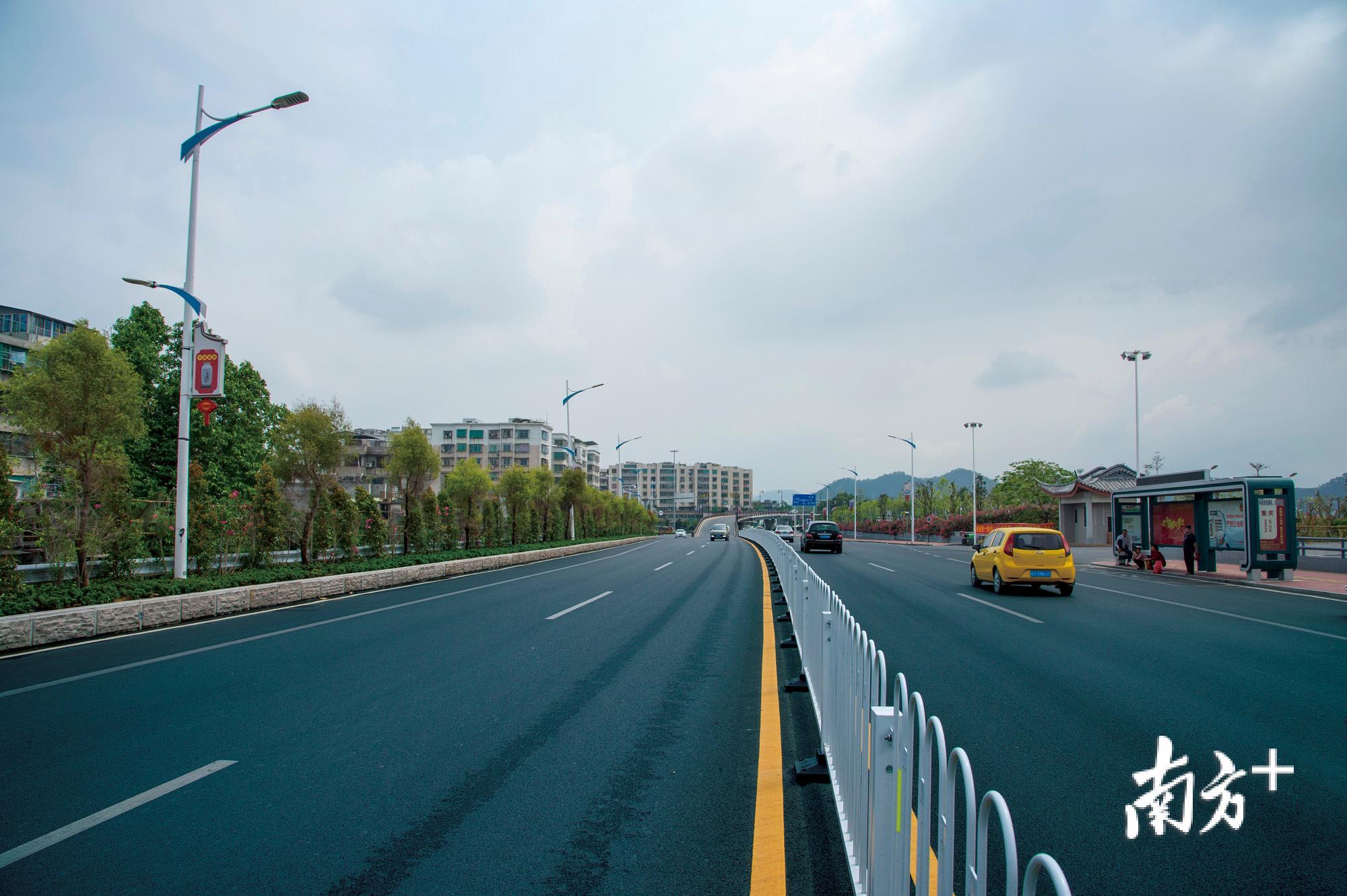 南堤路改造后。 南堤路改造后。