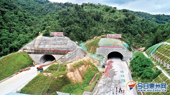贯通的紫惠高速好义隧道。惠州报业全媒体记者王建桥 摄
