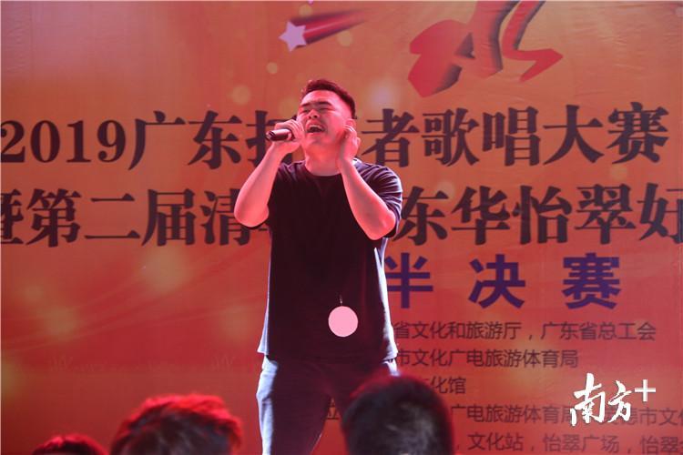 参赛选手现场演唱出一首首动人歌曲。陈咏怀摄 参赛选手现场演唱出一首首动人歌曲。陈咏怀摄
