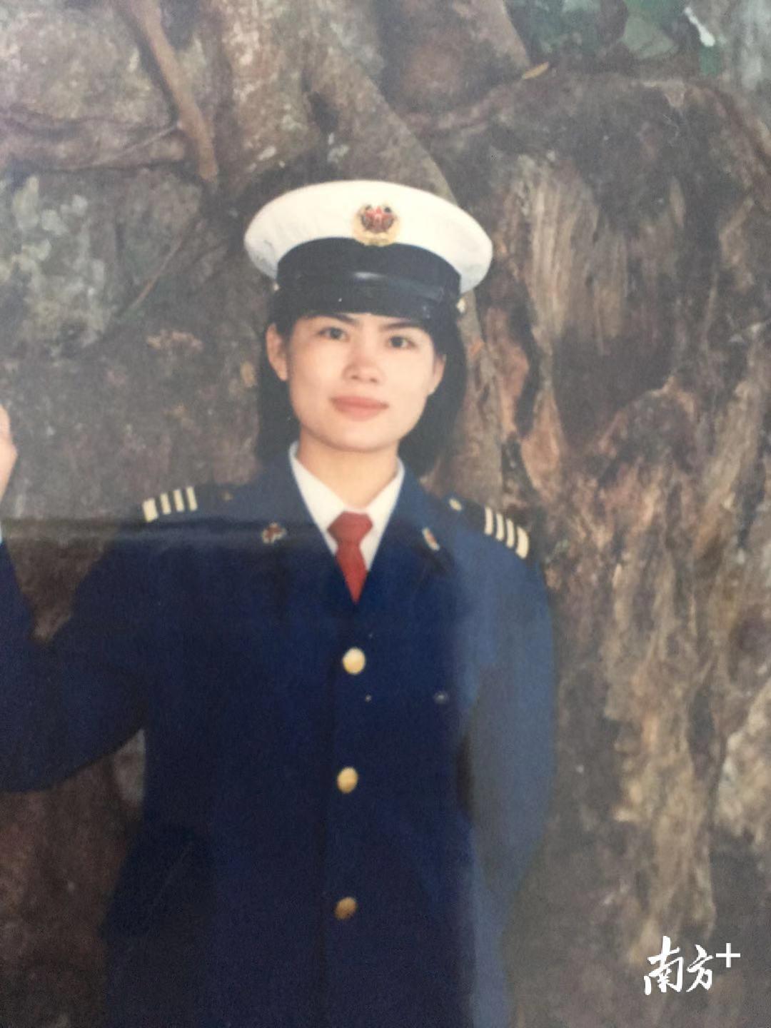 “军人退伍不褪色”是黄美琴最好的写照。 “军人退伍不褪色”是黄美琴最好的写照。