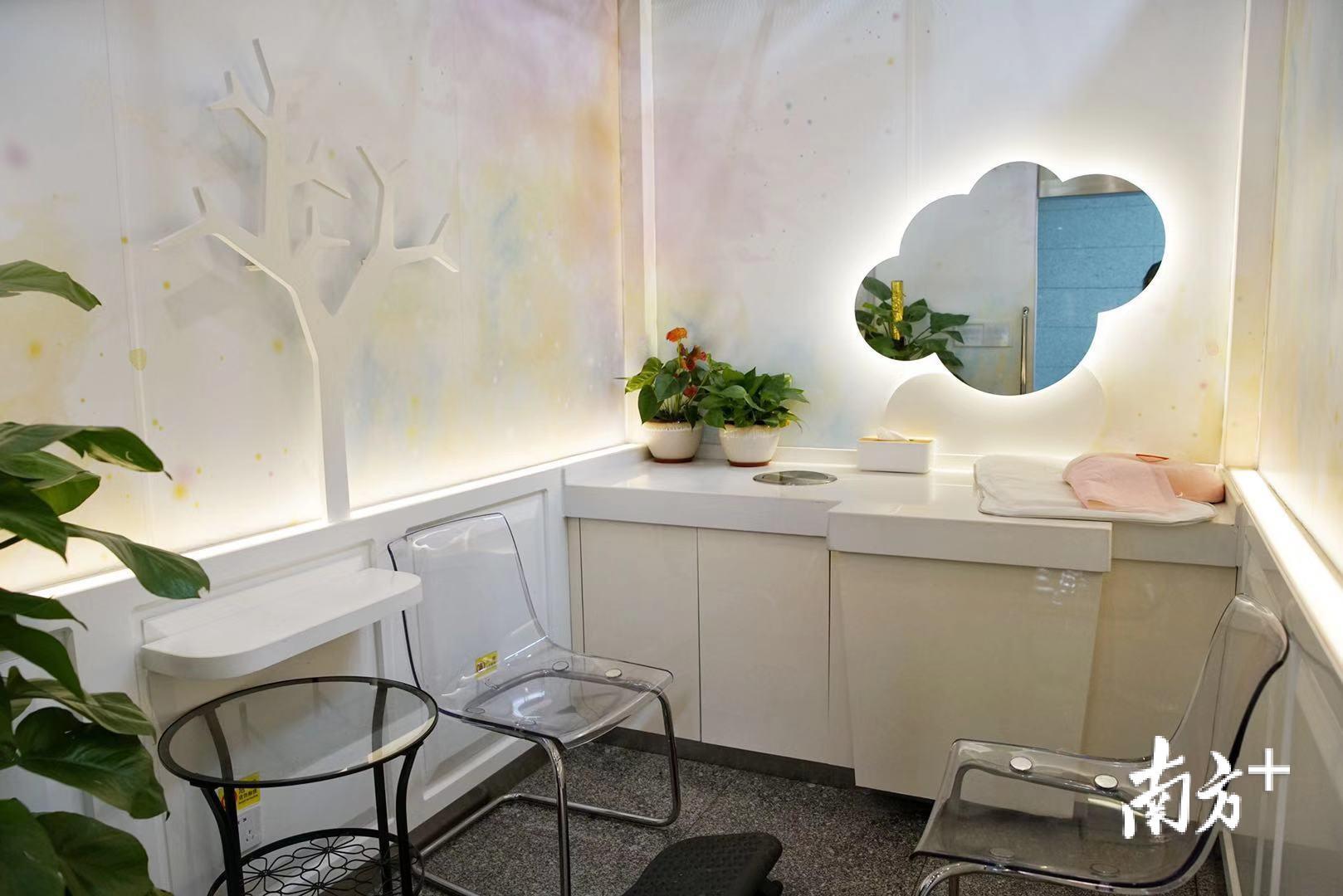 广州地铁站内的母乳喂养室。南方日报记者 张迪 摄