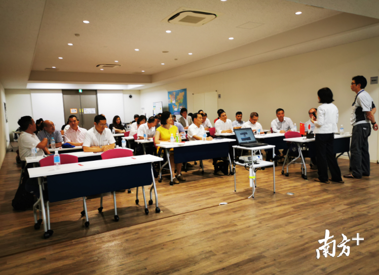 南海企业家在与日本企业AVEX株式会社交流参观。