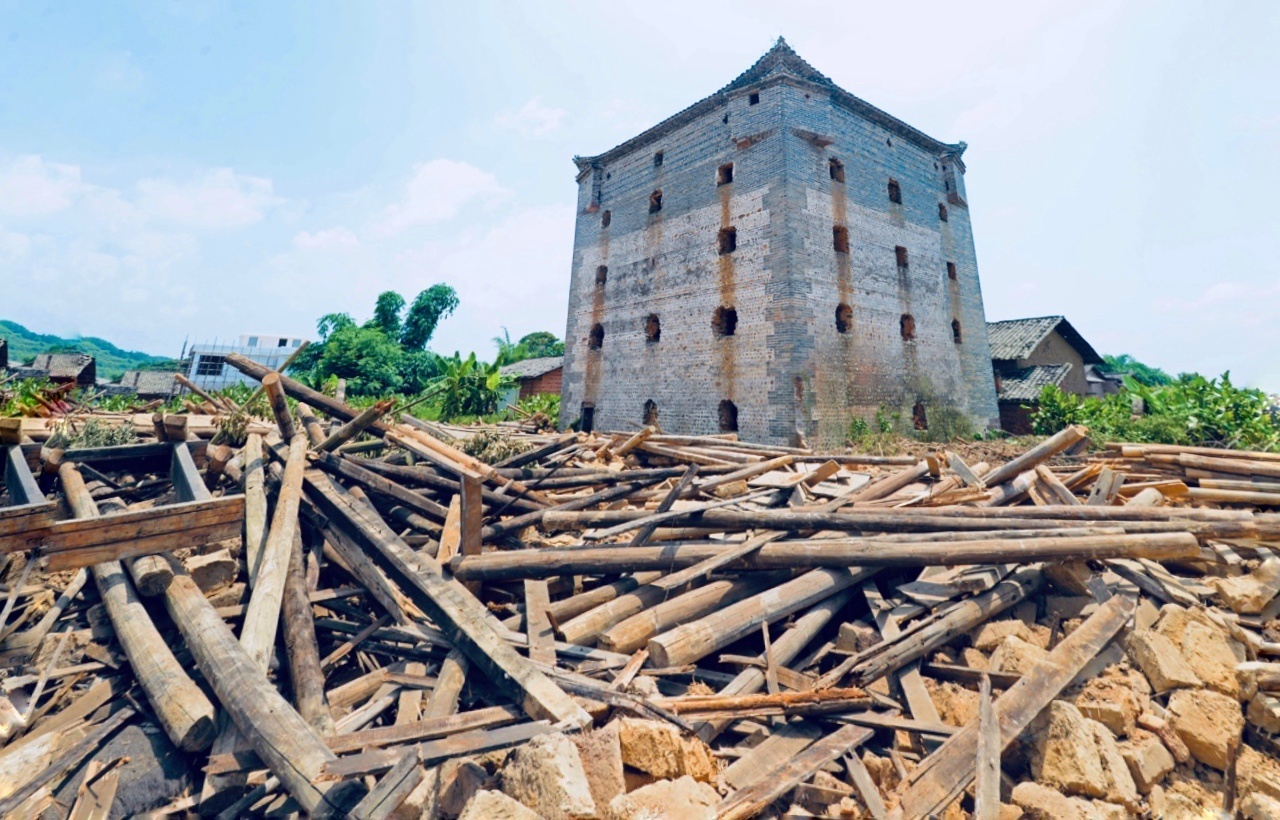 韶观察一个多月拆除破旧泥砖房逾20万间约543万平方米韶关是这样做到