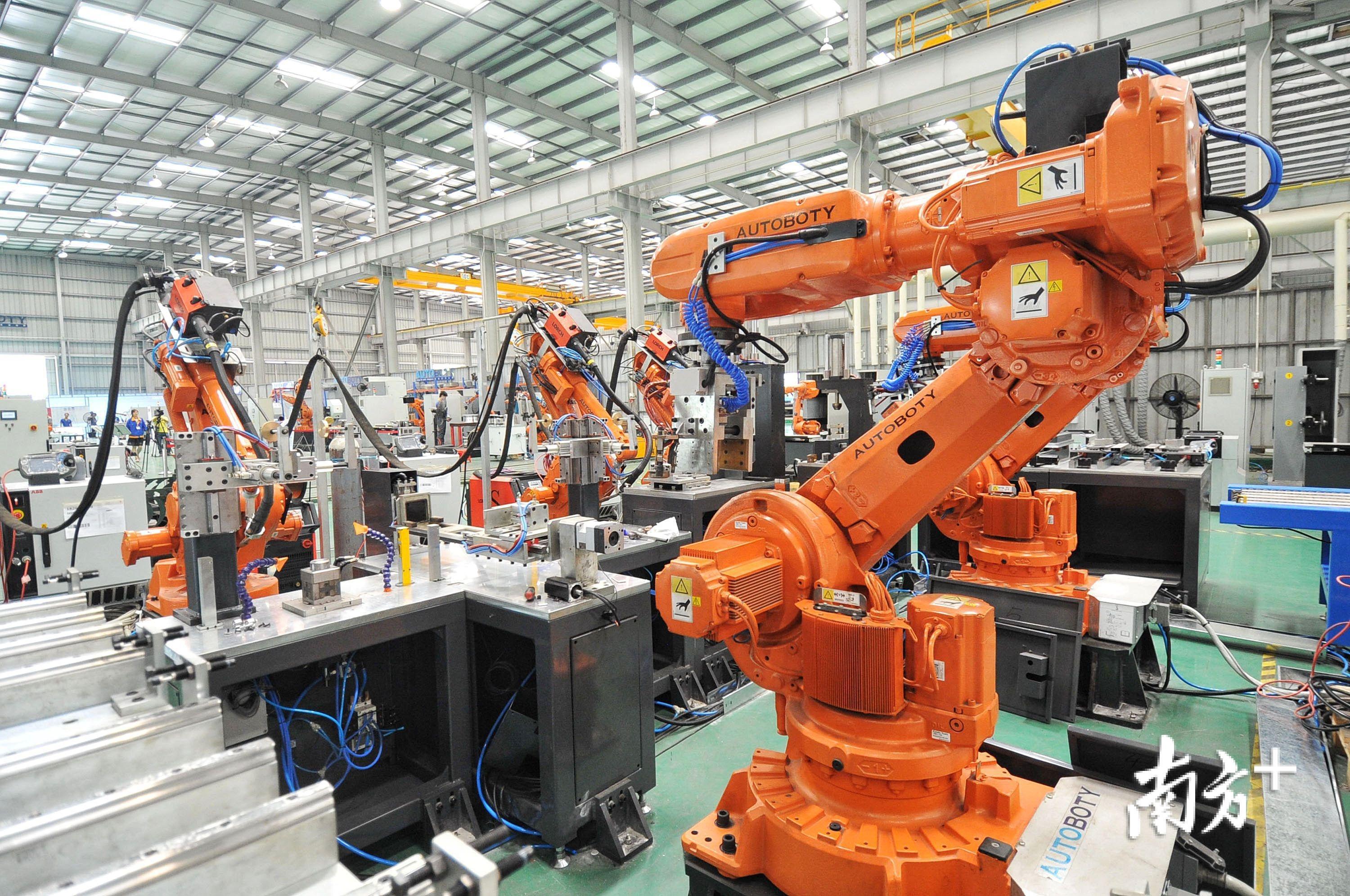 至2017年,顺德规模以上家电企业产值2946亿元。 至2017年,顺德规模以上家电企业产值2946亿元。