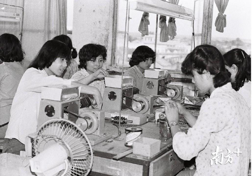 上世纪80年代,顺德成为全国最大的家电产地。 上世纪80年代,顺德成为全国最大的家电产地。