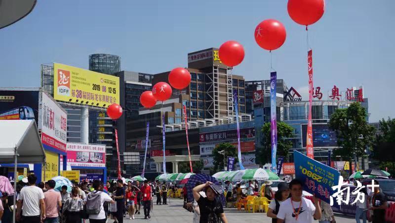 无论从家具企业塑造“消费者品牌”，还是从家具展馆资源集约利用的角度，一场“新零售”变革都迫在眉睫。