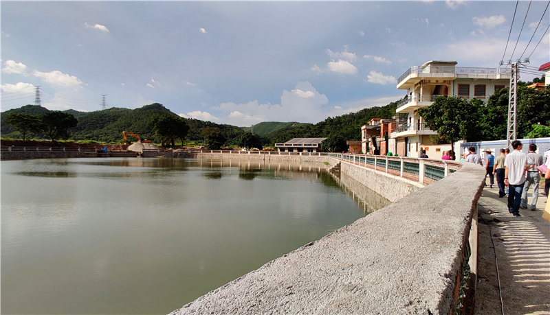 棠下镇良溪村环湖路改造后的大体样子已经出来。戴惠甜 摄