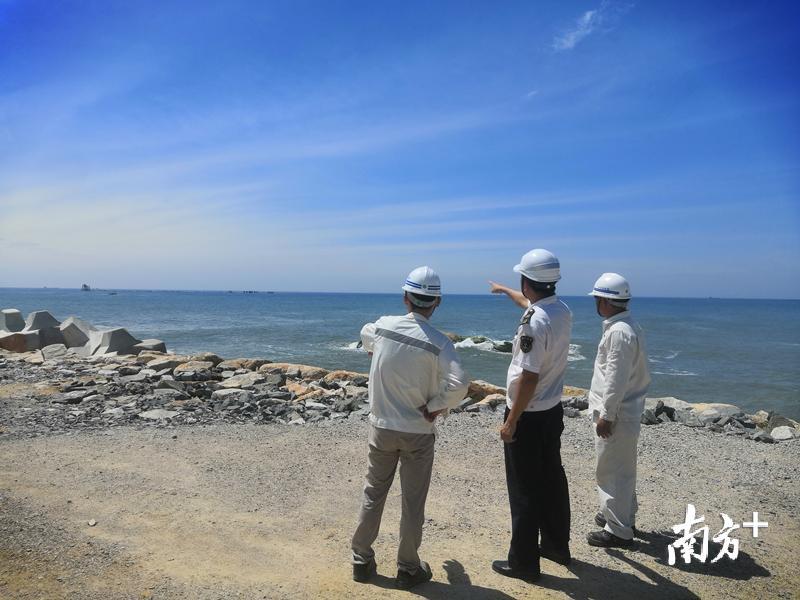 23日上午11时30分,揭阳海事局启动防热带气旋Ⅲ级应急响应。 23日上午11时30分,揭阳海事局启动防热带气旋Ⅲ级应急响应。