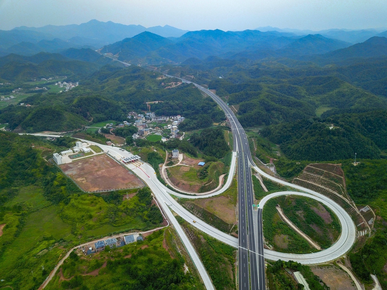 3km,20分钟!明天,梅平高速通车!南方 带你感受梅平速度