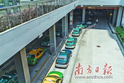 惠州市汽车客运站增加一条出租车候客通道。