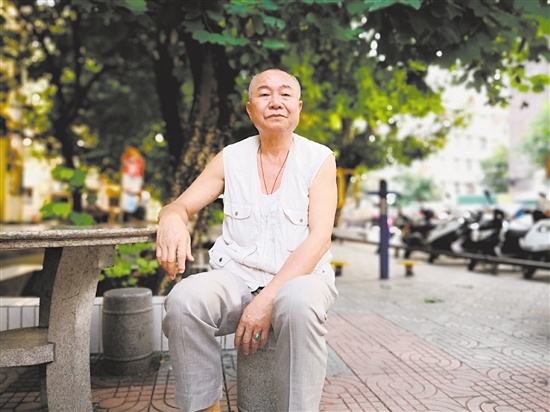 陈启宇对记者说出了自己不变的生日愿望：“国家越来越昌盛，人民越来越幸福。”