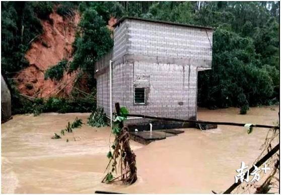 信宜市金垌镇突发暴雨到特大暴雨。