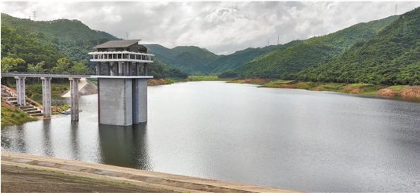 重新蓄水后的梅林水库恢复往日的美丽。