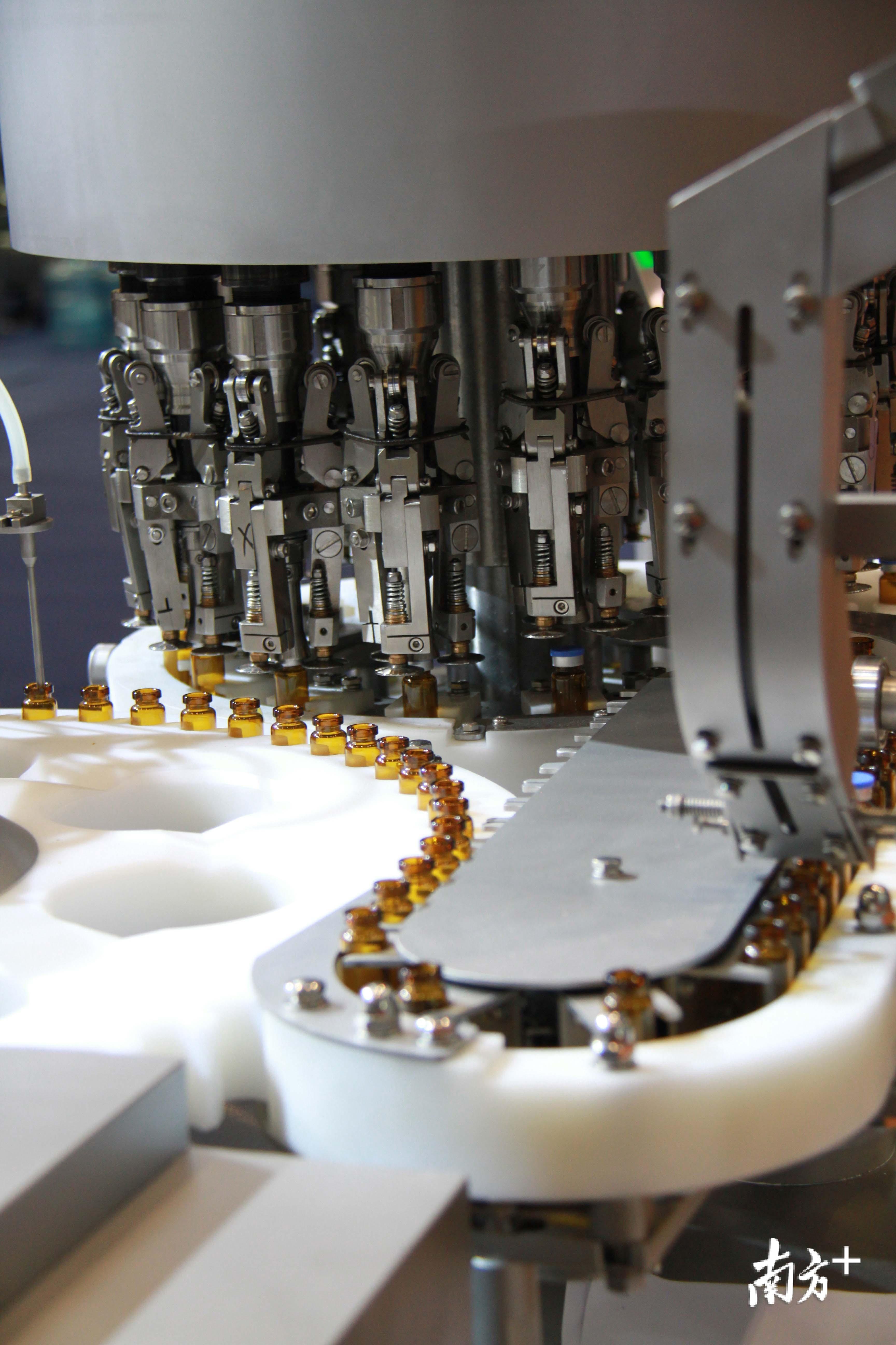 作为一家医药设备龙头企业,为了提升产品品质,这家民企做到了把蓝领“真正当一回事”。受访企业供图 作为一家医药设备龙头企业,为了提升产品品质,这家民企做到了把蓝领“真正当一回事”。受访企业供图