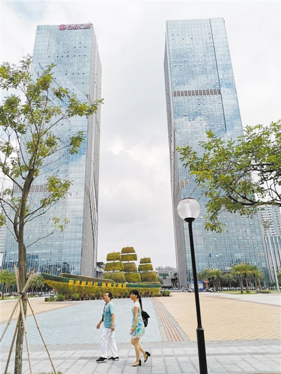 江门市迄今为止建成的最高建筑——高约200米的万达广场。