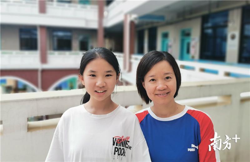 我和我的老师。五邑碧桂园中英文学校 供图