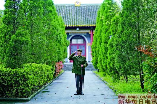 失明老兵义务讲解方志敏精神半个世纪的故事