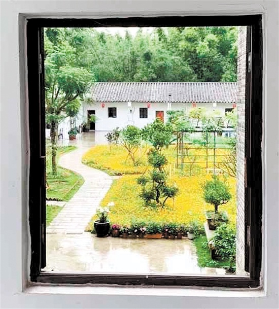 玄潭原舍民宿园林风光。