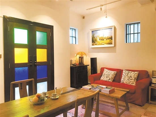 望岗碉楼民宿内部装修别致。