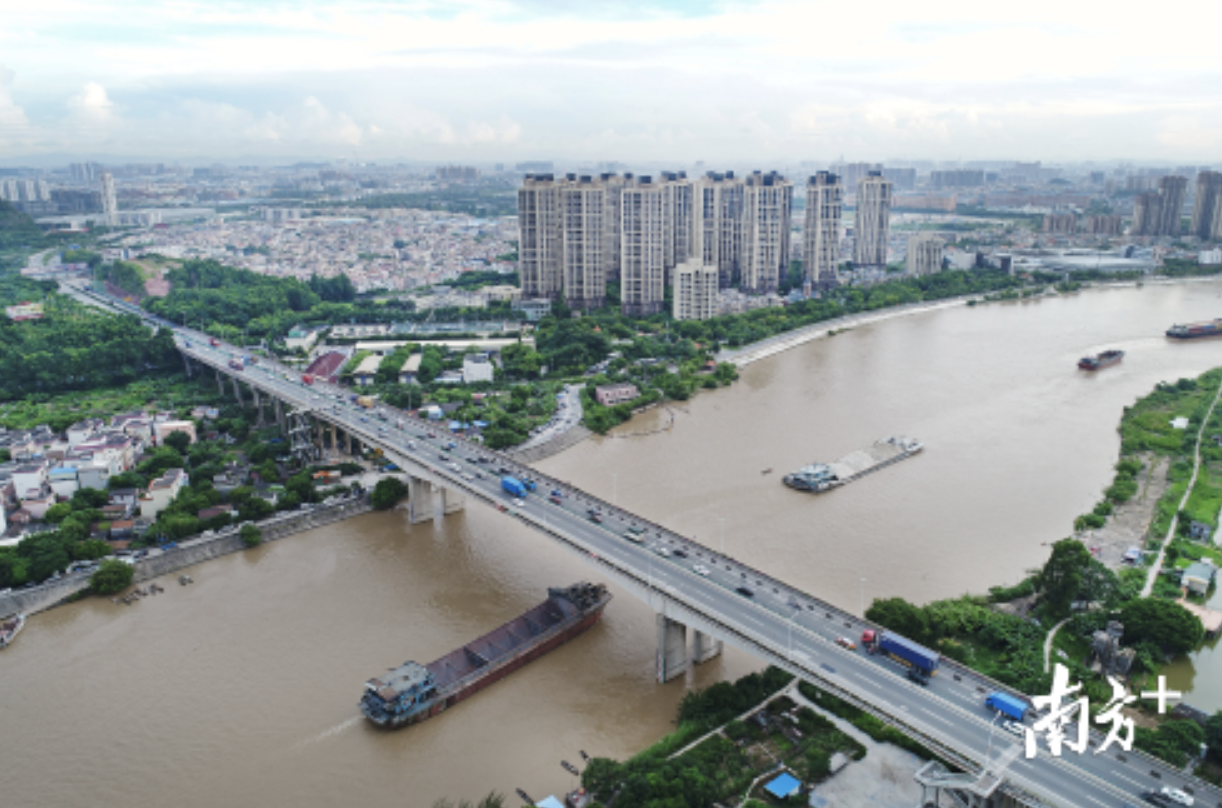 顺德区委区政府明确“大良—容桂”这个区域不仅仅是服务顺德，更要通过对接广州南沙、深中通道，更快速“牵手”广深两个中心城市，乃至主动对接港澳地区。 戴嘉信 摄