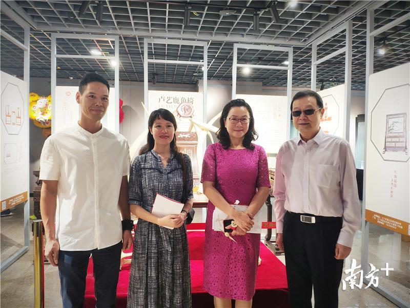 与会嘉宾参观江门市文化馆新馆。黄绍侦 摄