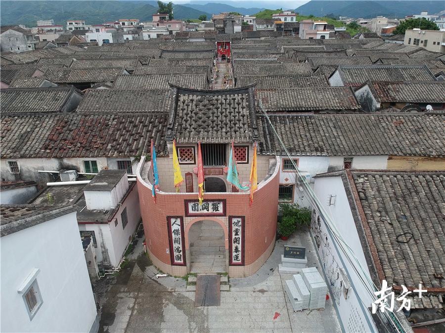 范和村罗冈围已经被列入惠州市文物保护单位。 范和村罗冈围已经被列入惠州市文物保护单位。