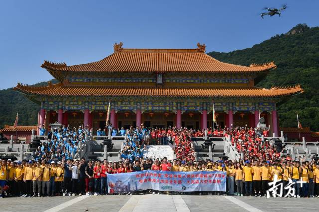 上千名粵港澳青年齊聚西樵山國藝影視城，感受濃郁的嶺南文化，體驗粵港澳大灣區(qū)的實際發(fā)展。南方日報記者 戴嘉信 攝