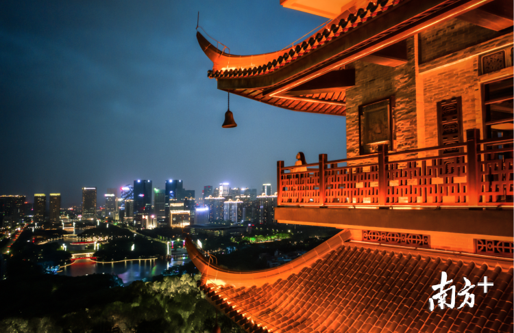 由广州摄影师Hym拍摄的南海桂城别具一番风味。图为从魁星阁眺望桂城城区景观。桂城宣办供图 由广州摄影师Hym拍摄的南海桂城别具一番风味。图为从魁星阁眺望桂城城区景观。桂城宣办供图
