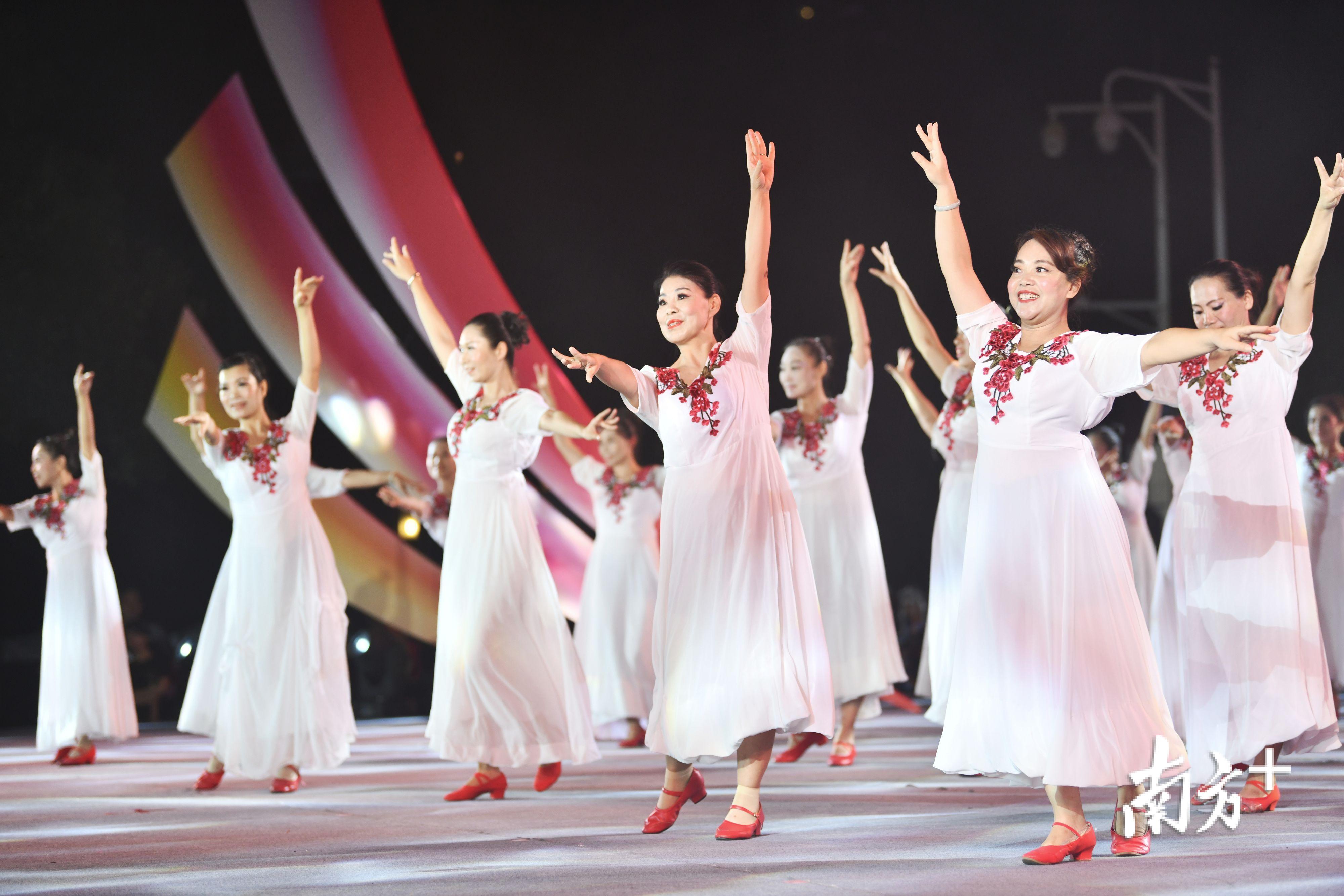 多图|广东省广场舞展演活动落下帷幕,高清大图回顾精彩现场