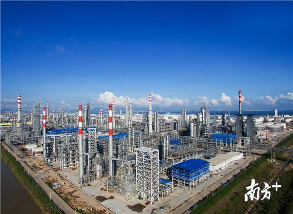 如今的惠州大亚湾石化区正在打造世界级绿色石化产业基地。南方日报记者王昌辉摄