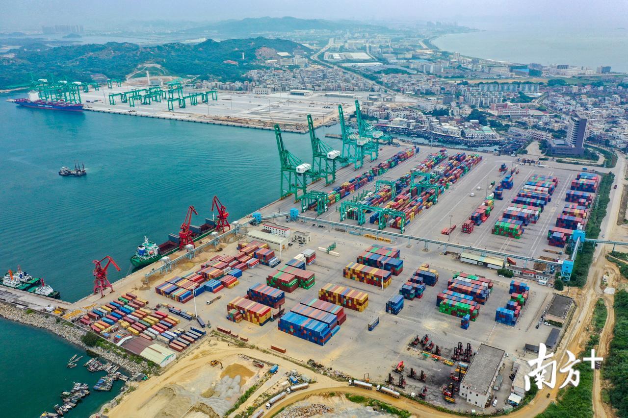 濠江区广澳港区。
