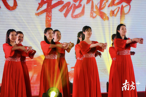 女声小合唱《不忘初心》