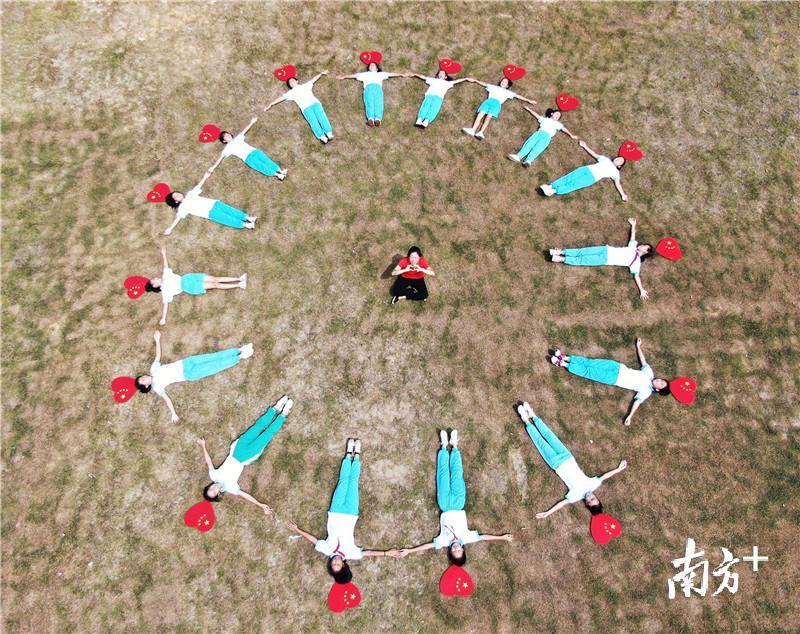 向祖国告白 向祖国告白