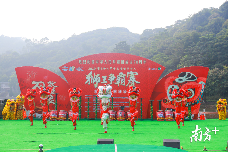 2019年“黄飞鸿杯”第十五届世界华人狮王争霸赛暨水上双狮挑战赛现场。陈世江摄