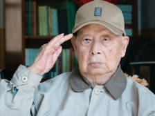 见证70年阅兵装备巨变，广东唯一健在开国将军这样说