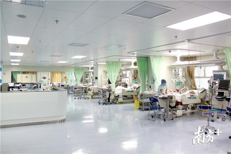 配置齐全的ICU病房。 配置齐全的ICU病房。