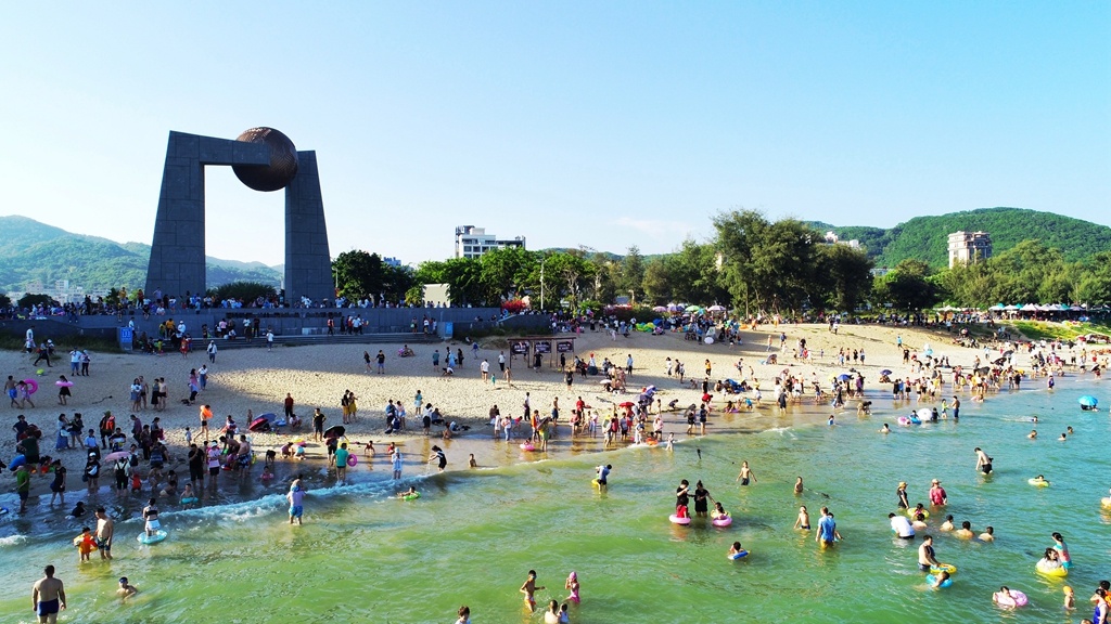 国庆期间,南澳海岛旅游热度不减。江应声 摄 国庆期间,南澳海岛旅游热度不减。江应声 摄