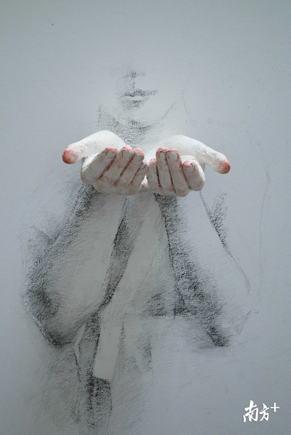 参赛者利用不同材料间的融合表达主旨。