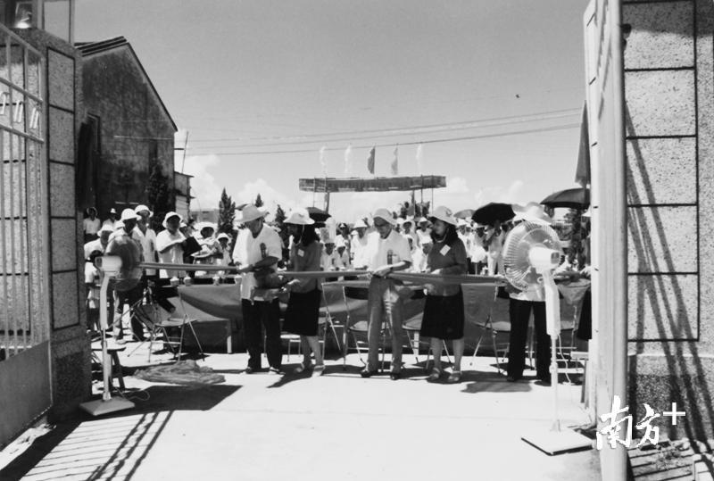 1988年7月15日，汕尾市区第一座110千伏变电站汕尾站举行竣工投产仪式。