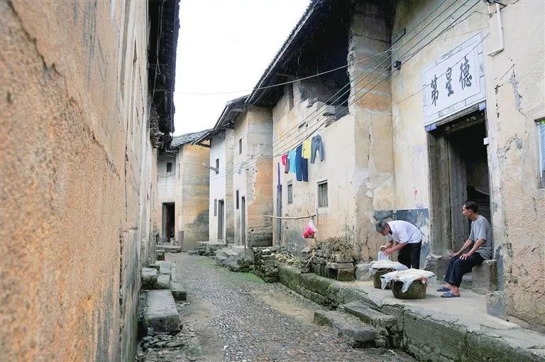 林寨石镇村小景。 林寨石镇村小景。