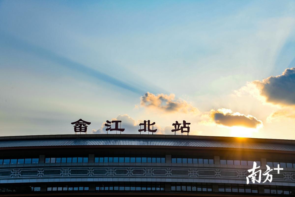 粤有料高铁一开黄金万两3个多小时到广州梅州加入高铁朋友圈