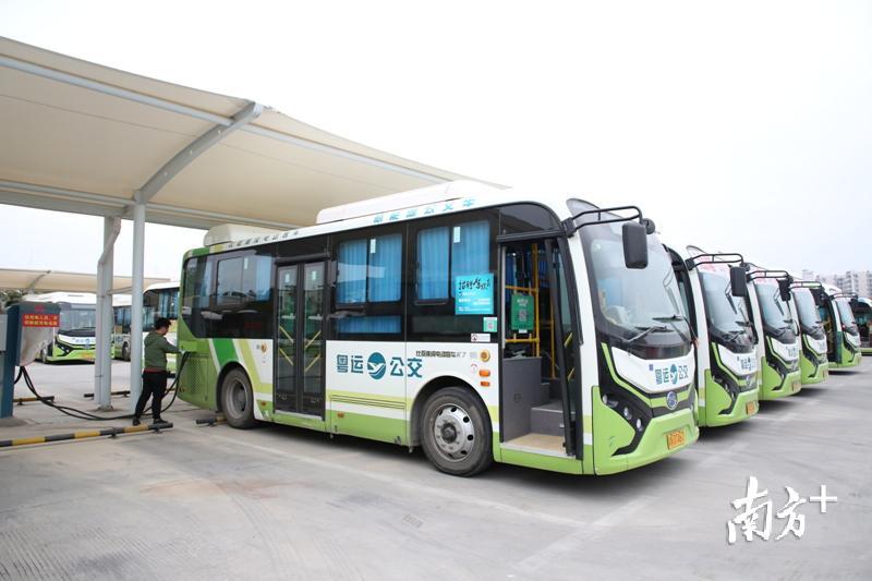 2017年12月21日，汕尾供电局和汕尾市粤运汽车运输有限公司合作建设的首批充电桩建成投运，标志着汕尾公交充电基础设施建设进入“快车道”。