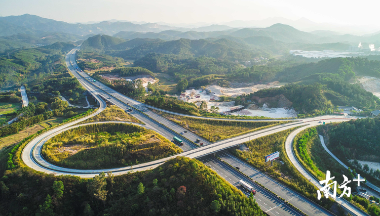 清城区源潭镇全力助推广清空港新城建设不断增强群众获得感幸福感