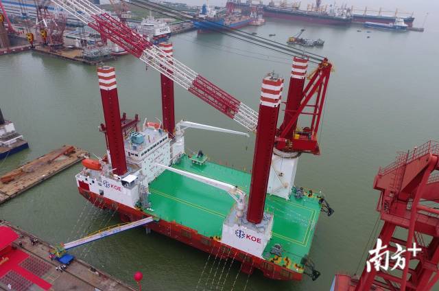 由广东精铟海洋工程股份有限公司与中船黄埔文冲船舶有限公司合作建造的KOE01型自升式风电安装平台。南方日报记者 符超军 摄 由广东精铟海洋工程股份有限公司与中船黄埔文冲船舶有限公司合作建造的KOE01型自升式风电安装平台。南方日报记者 符超军 摄