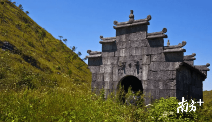 古凉亭。 古凉亭。