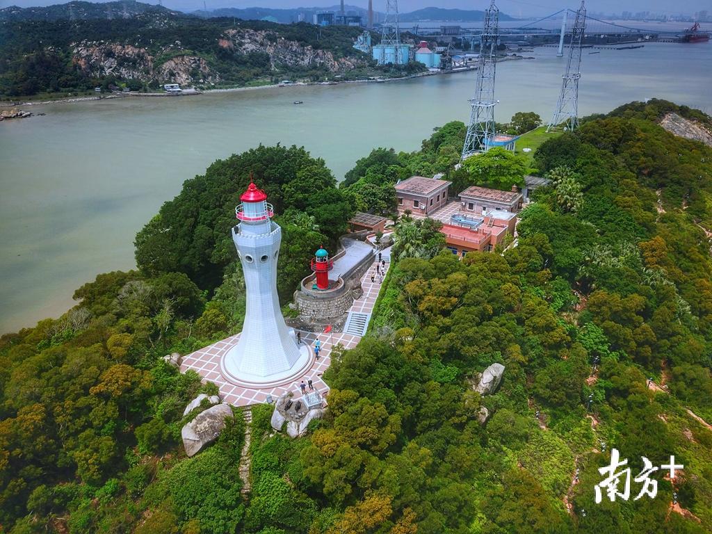 汕头致力打造粤东生态屏障,建设绿色和美侨乡。 汕头致力打造粤东生态屏障,建设绿色和美侨乡。