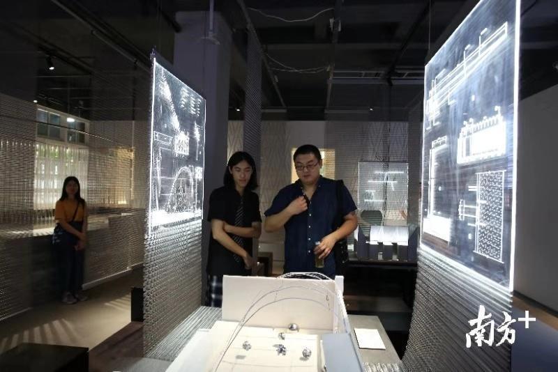 官方和民间共同举办的“搭话”建筑展。马艺天 摄