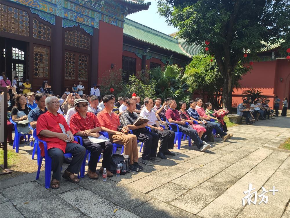 青宫四少——华金铁亮作品展开幕式现场座无虚席。