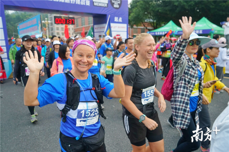 参加2019广东连山国际越野挑战赛的外国选手。梁素雅 摄